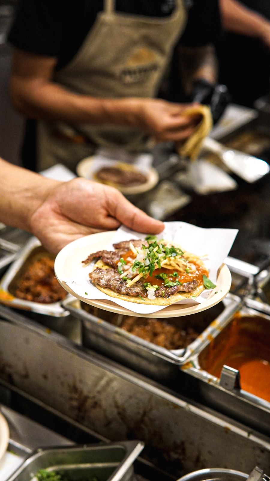 Taco servido en la barra de Los Pacientes
